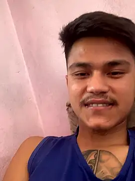 Hullax online show from 04-17-26, 04:48