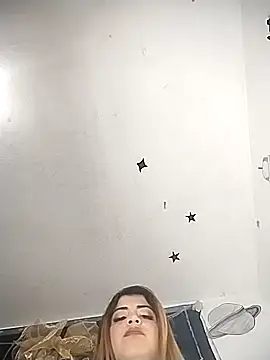 Snapshot of bella_star21 chatting on 11-09-25, 01:20 bella star21 online show from 11-09-25, 01:20