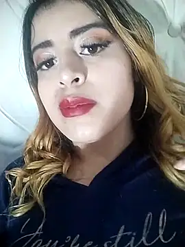 Snapshot of bella_star21 chatting on 11-15-25, 05:27 bella star21 online show from 11-15-25, 05:27