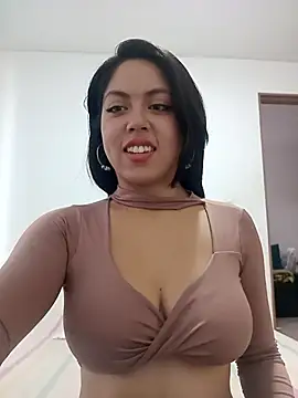 Snapshot of leah_passion chatting on 05-07-26, 10:04 leah passion online show from 05-07-26, 10:04