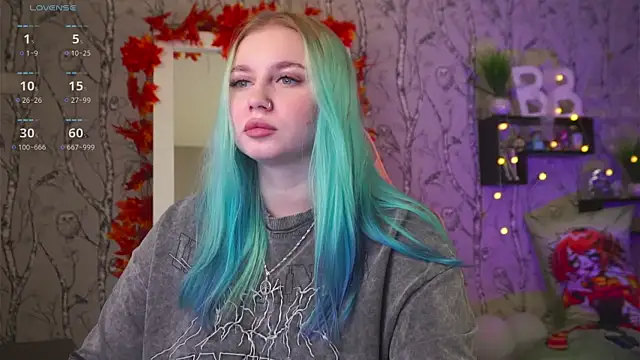 Moon Valkyrie online show from 09-24-25, 07:33