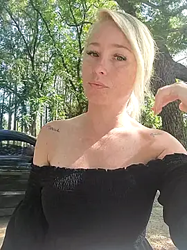 Snapshot of POPPY_XO chatting on 07-21-26, 03:25 POPPY XO online show from 07-21-26, 03:25