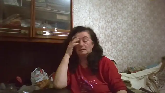 GypsiQueen2 online show from 10-30-25, 05:57