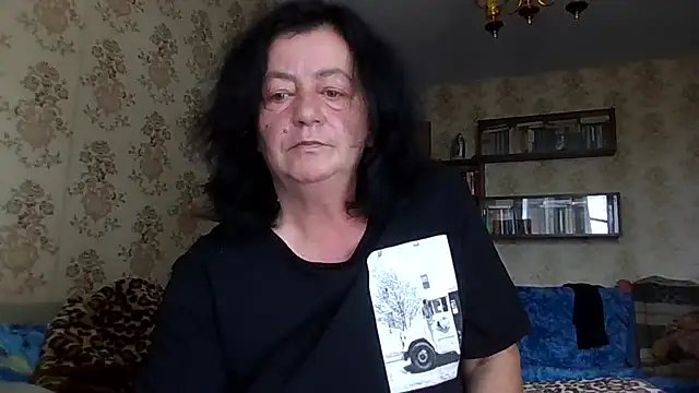 GypsiQueen2 online show from 07-21-26, 01:24