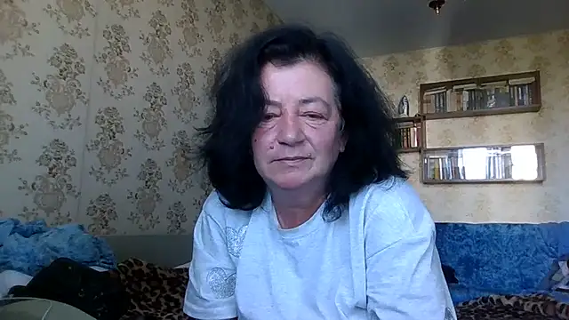 GypsiQueen2 online show from 07-26-26, 06:54