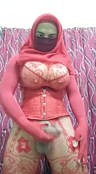 Snapshot of ElisyaHijabDoll chatting on 10-19-25, 05:46 ElisyaHijabDoll online show from 10-19-25, 05:46