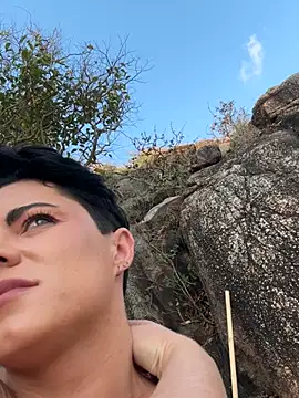 Snapshot of LukeLouHarvey chatting on 02-10-25, 01:14 LukeLouHarvey online show from 02-10-25, 01:14