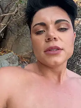 Snapshot of LukeLouHarvey chatting on 02-12-25, 01:52 LukeLouHarvey online show from 02-12-25, 01:52