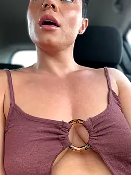 Snapshot of LukeLouHarvey chatting on 09-26-25, 04:49 LukeLouHarvey online show from 09-26-25, 04:49