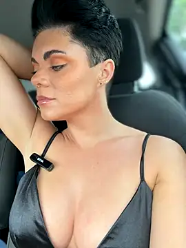 Snapshot of LukeLouHarvey chatting on 11-22-25, 07:18 LukeLouHarvey online show from 11-22-25, 07:18