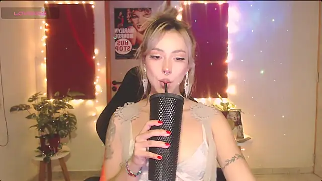 Snapshot of sakura_beauty chatting on 05-20-26, 02:40 sakura beauty online show from 05-20-26, 02:40