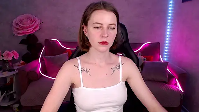 tiffany  burn online show from 02-28-25, 01:58