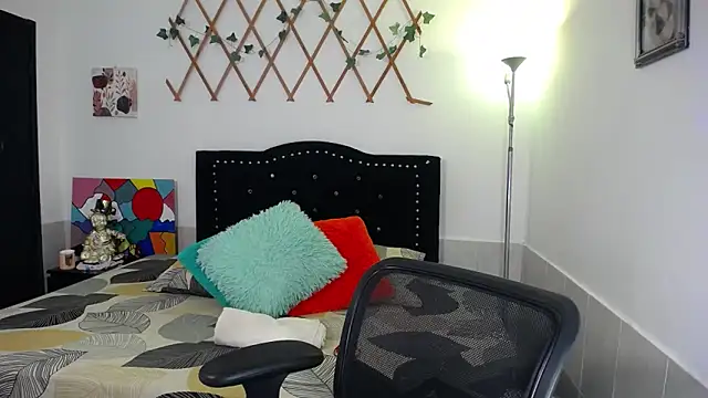 naughty girl 4u online show from 04-30-26, 08:15