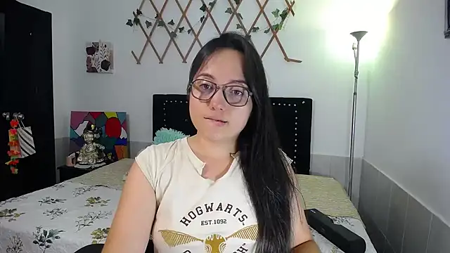 naughty girl 4u online show from 05-18-26, 06:36