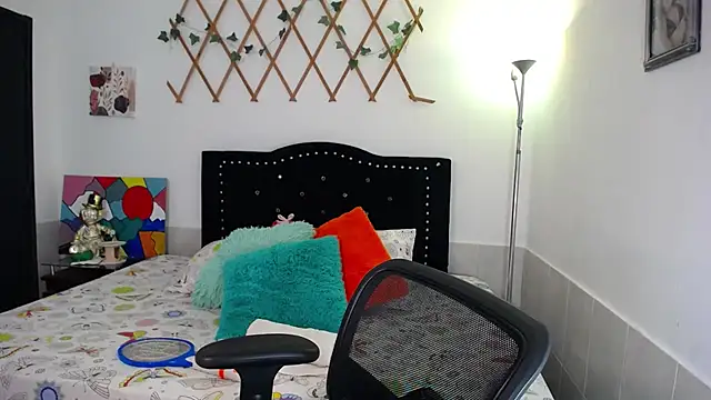 naughty girl 4u online show from 06-18-26, 09:14