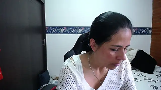 Snapshot of sharoon_cheerry chatting on 11-06-25, 12:28 sharoon cheerry online show from 11-06-25, 12:28