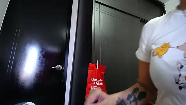 Snapshot of sharoon_cheerry chatting on 11-08-25, 02:17 sharoon cheerry online show from 11-08-25, 02:17