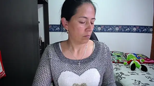 Snapshot of sharoon_cheerry chatting on 12-02-25, 12:32 sharoon cheerry online show from 12-02-25, 12:32