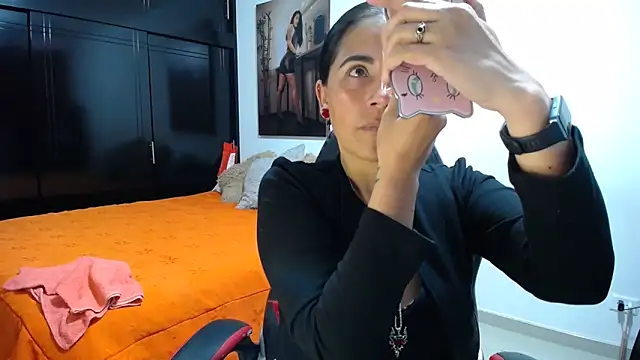 Snapshot of sharoon_cheerry chatting on 02-12-26, 01:50 sharoon cheerry online show from 02-12-26, 01:50