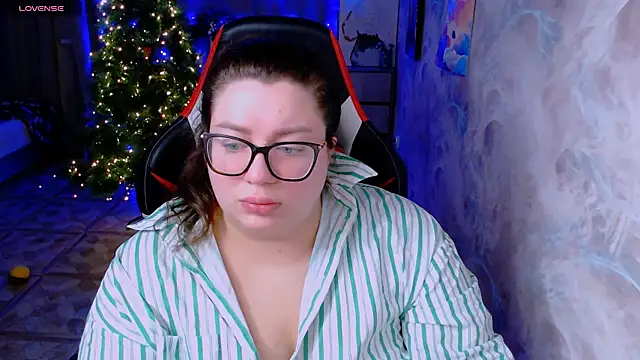 Snapshot of alexa_sweetyy chatting on 12-22-25, 05:15 alexa sweetyy online show from 12-22-25, 05:15