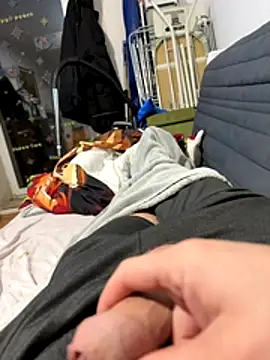 Snapshot of David19932908 chatting on 11-17-25, 09:20 David19932908 online show from 11-17-25, 09:20