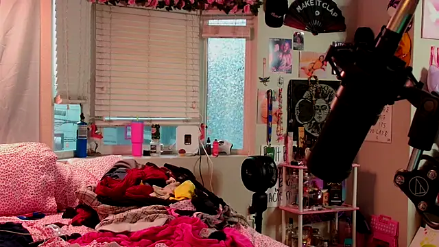 MissRomero online show from 09-23-25, 01:30