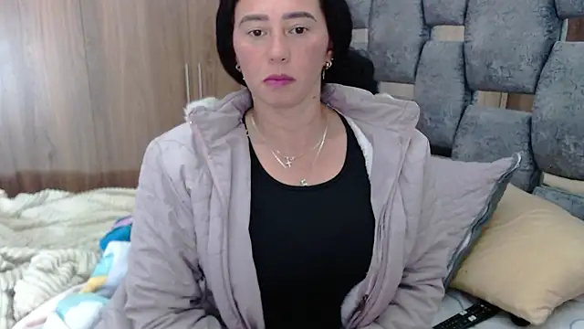 sara hott 1 online show from 01-30-25, 09:04