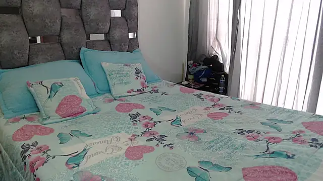 sara hott 1 online show from 03-25-26, 02:45