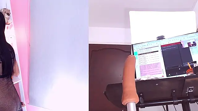 Snapshot of Sweet_Susie_ chatting on 09-24-25, 09:07 Sweet Susie online show from 09-24-25, 09:07