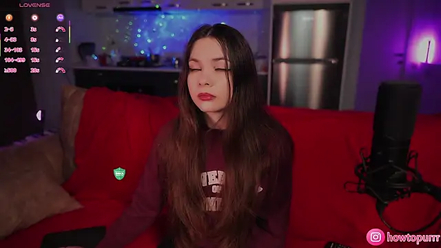 Snapshot of How2Meow chatting on 12-15-25, 05:17 How2Meow online show from 12-15-25, 05:17