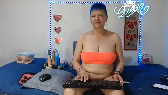 loquitaqueen011 online show from 07-05-26, 03:30