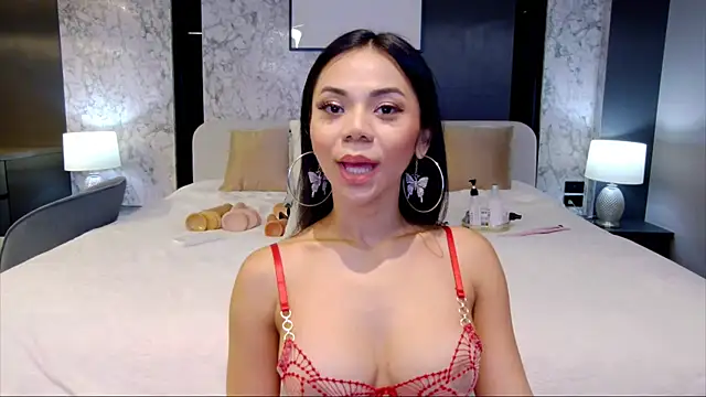 MillaBelle online show from 12-17-24, 01:39