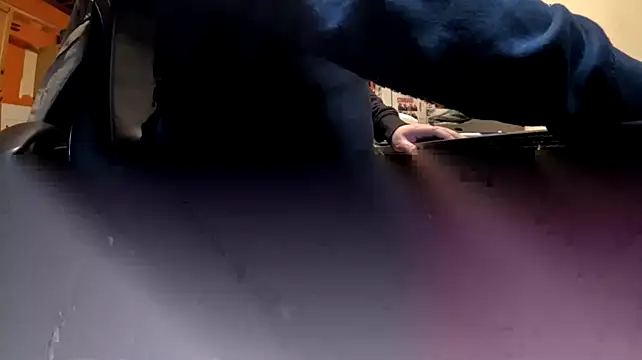 Snapshot of Ju_rine007 chatting on 02-11-25, 05:37 Ju rine007 online show from 02-11-25, 05:37