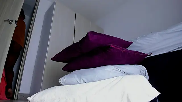 Skarleth69 online show from 02-05-26, 01:43