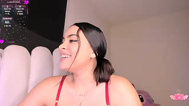 Snapshot of nahla_jameel chatting on 01-21-25, 10:52 nahla jameel online show from 01-21-25, 10:52