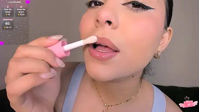 Snapshot of nahla_jameel chatting on 11-28-25, 06:38 nahla jameel online show from 11-28-25, 06:38