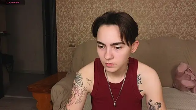 Snapshot of twobabesweet chatting on 06-12-26, 03:49 twobabesweet online show from 06-12-26, 03:49