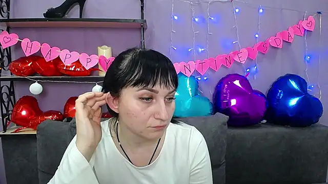 NinaFlawlees online show from 02-06-25, 05:35