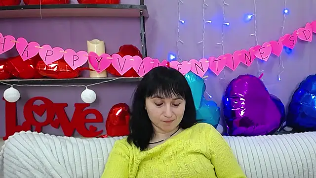 NinaFlawlees online show from 02-08-25, 05:08