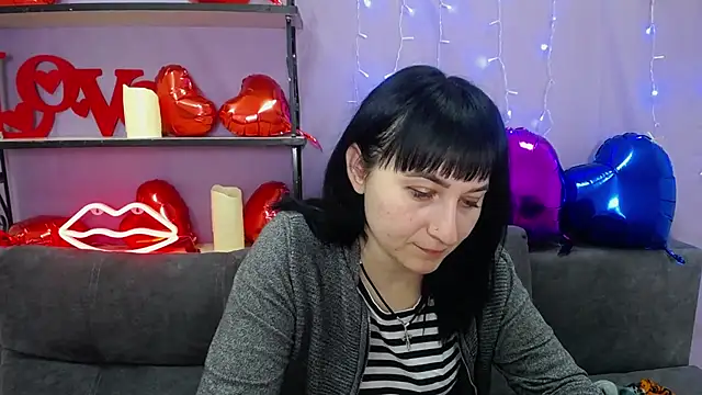 NinaFlawlees online show from 03-02-25, 04:39