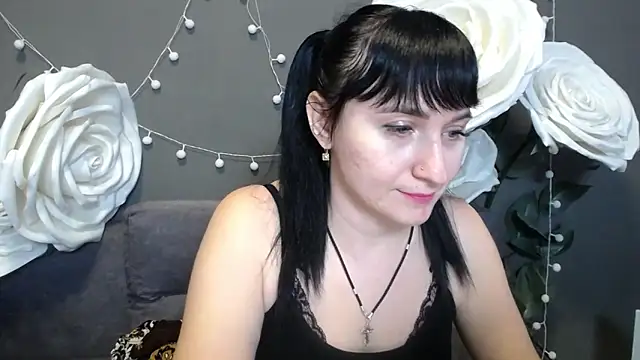 NinaFlawlees online show from 11-23-25, 01:00