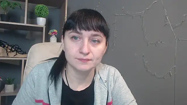 NinaFlawlees online show from 12-01-25, 12:54