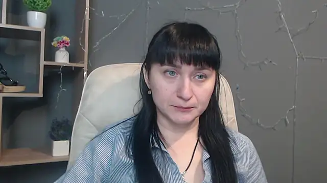 NinaFlawlees online show from 12-03-25, 12:58