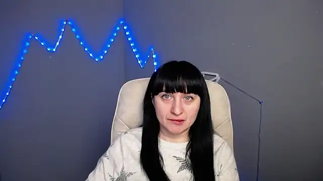 NinaFlawlees online show from 04-22-26, 06:05