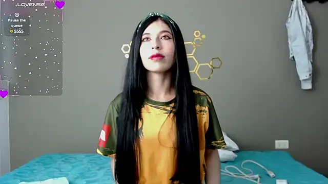 Snapshot of adriscute chatting on 01-19-25, 10:49 adriscute online show from 01-19-25, 10:49