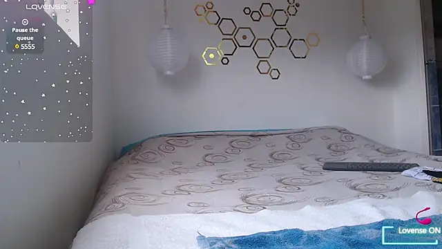 Snapshot of adriscute chatting on 02-10-25, 08:53 adriscute online show from 02-10-25, 08:53