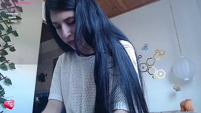 Snapshot of adriscute chatting on 02-26-25, 09:37 adriscute online show from 02-26-25, 09:37