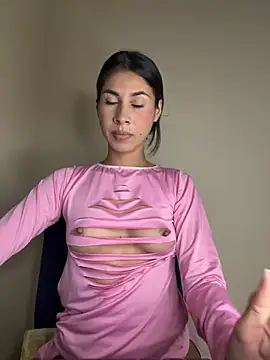 Snapshot of alia_bashar chatting on 12-11-24, 04:07 alia bashar online show from 12-11-24, 04:07