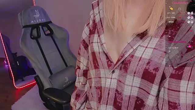 Snapshot of zelda_1 chatting on 02-06-26, 12:19 zelda 1 online show from 02-06-26, 12:19