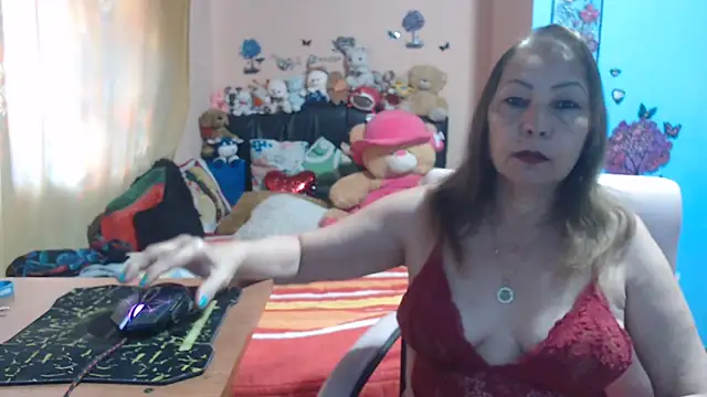 Snapshot of milfeddy_ chatting on 10-28-25, 12:52 milfeddy online show from 10-28-25, 12:52
